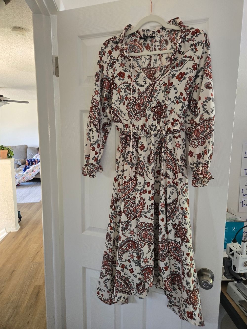 Women’s Banana Republic - Cream Paisley Print Long Sleeve Dress